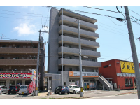 広島国際大学徒歩４分のマンション。集合玄関…