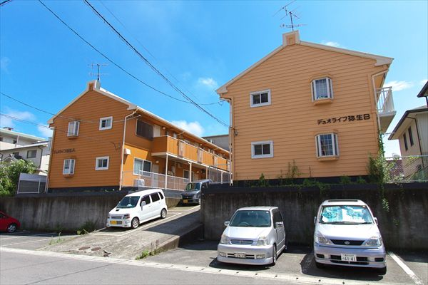 新広駅徒歩６分！全戸東南向きで、採光の良い心地よい空間です。