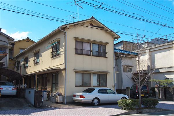 豊栄公園が目の前にあり住環境良好♪小学校・中学校すぐ近く！