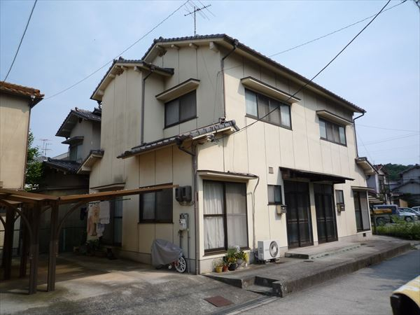 戸建感覚のメゾネットタイプ！日当たり良好！車庫屋根付き！閑静な住宅街♪