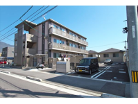 黒瀬川のせせらぎを身近に感じる、やすらぎ...