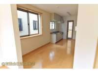 戸建感覚のテラスハウス♪２階洋間に１．５坪...